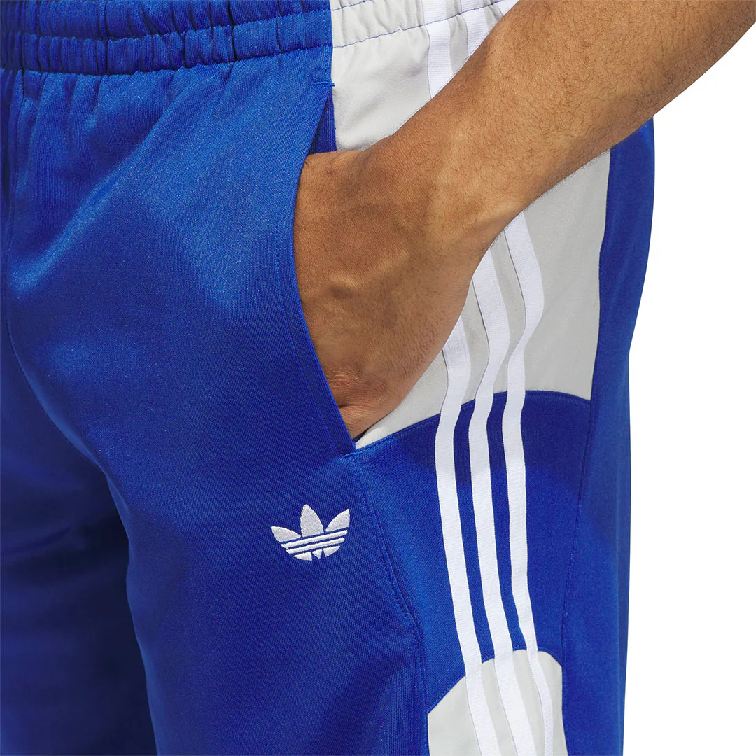 adidas - Unisex Skateboarding Classics Football Shorts (JX2866) - Image 4