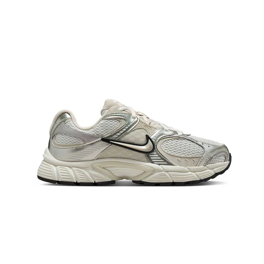 Nike - Women's V5 RNR Shoes (HQ7901 104)