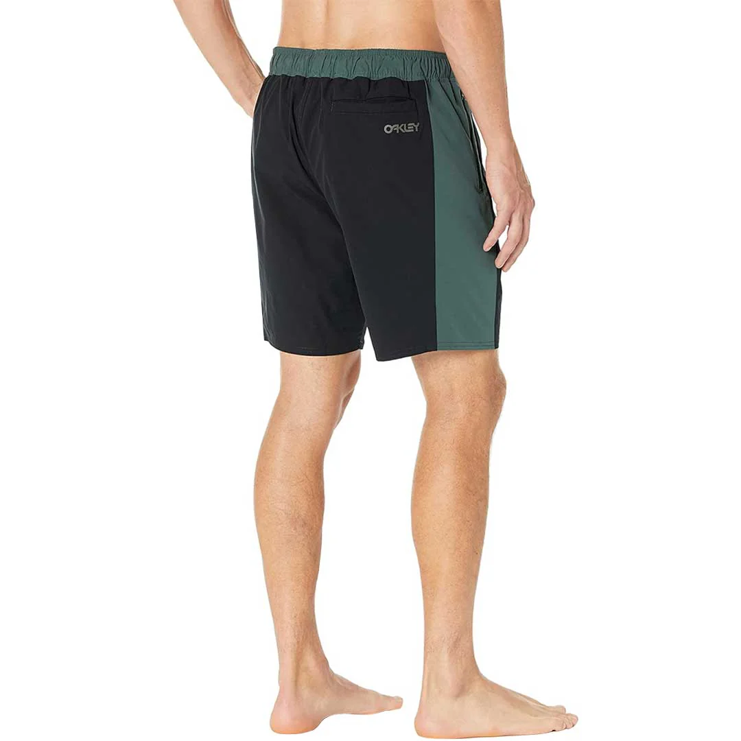 Oakley - Men's Wanderer 19" Hybrid Shorts (FOA403705 02E) - Image 3